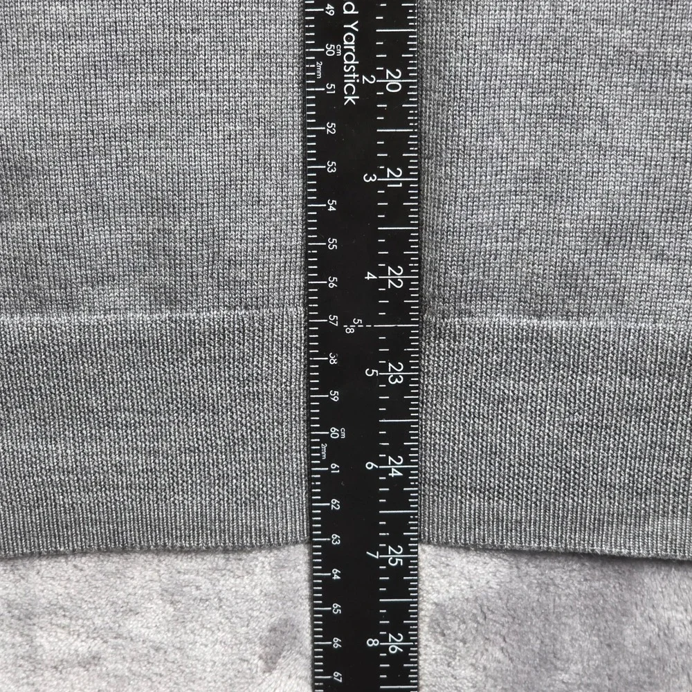 Jos A Bank Traveler Mens M‎ Grey Argyle V-Neck 100% Merino Wool Sweater